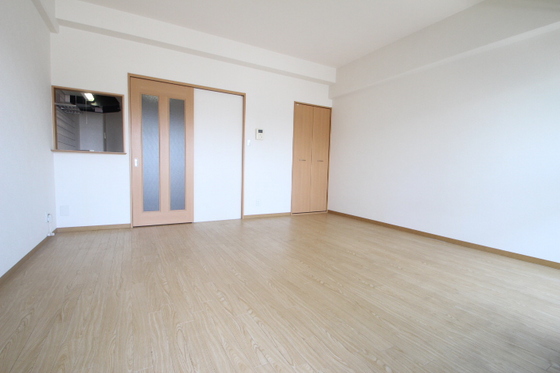 居室・リビング　※別部屋の写真です