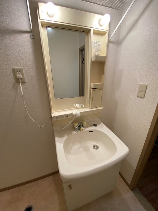 洗面設備　※別のお部屋の写真です