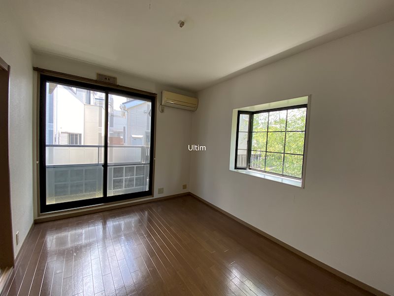 居室・リビング　※別のお部屋の写真です