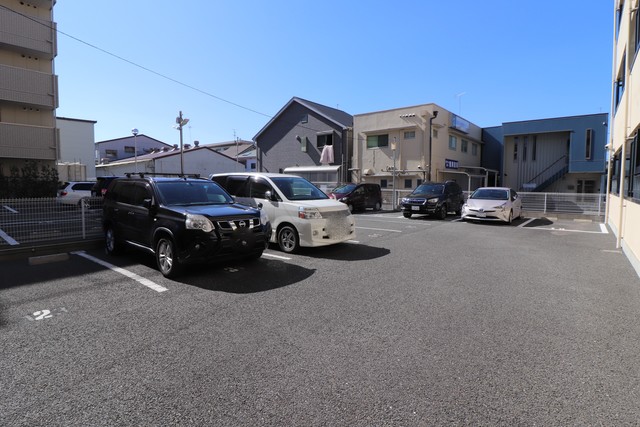 駐車場　敷地内駐車場