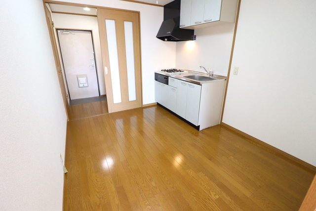 居室・リビング　５帖　ダイニング