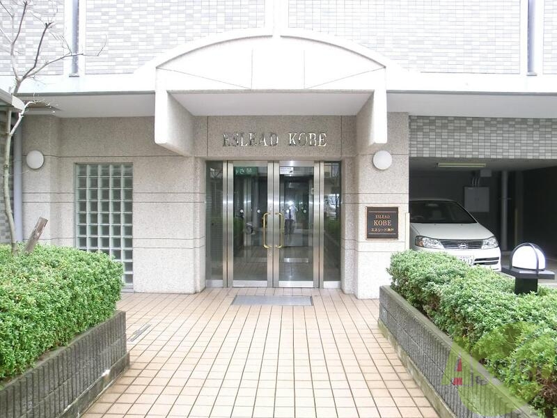 エントランス　綺麗なエントランスですね。