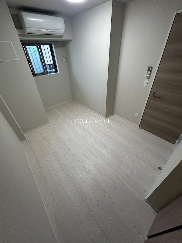 その他　5.2帖の納戸です。