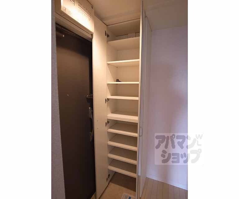 収納　シューズボックス完備