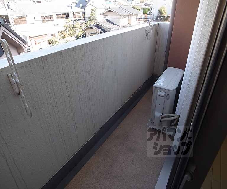 バルコニー　日当たりの良いバルコニーです。