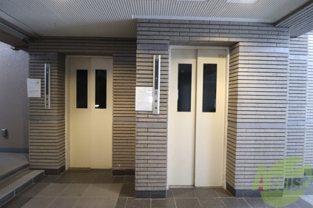 ロビー　エレベーターあります。