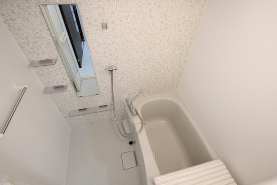 バス・シャワールーム　※別部屋の写真です