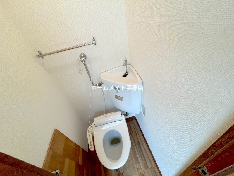 トイレ　ウォシュレット付きで快適な環境です♪