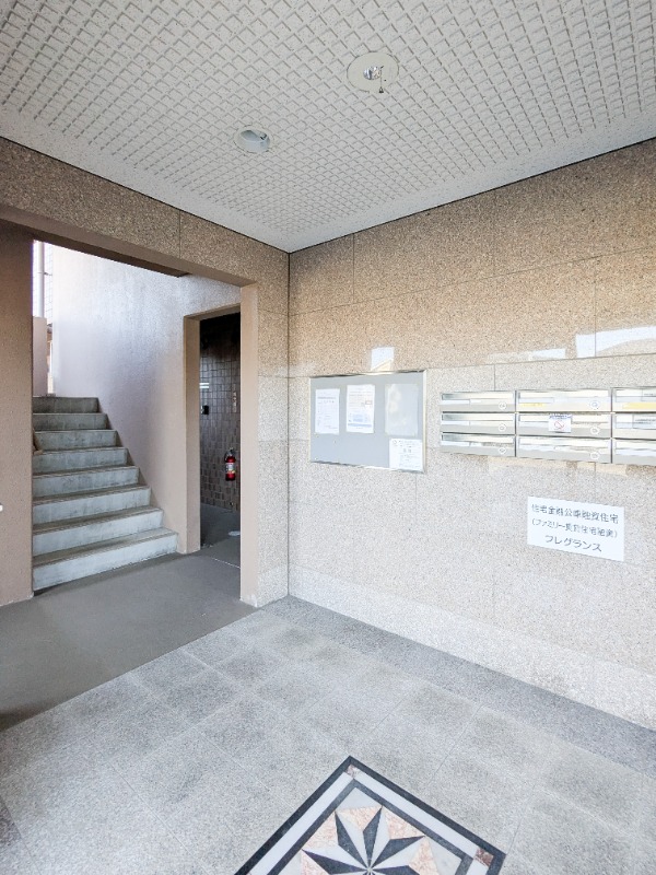 玄関　図面と現状に相違がある場合には現状を優先