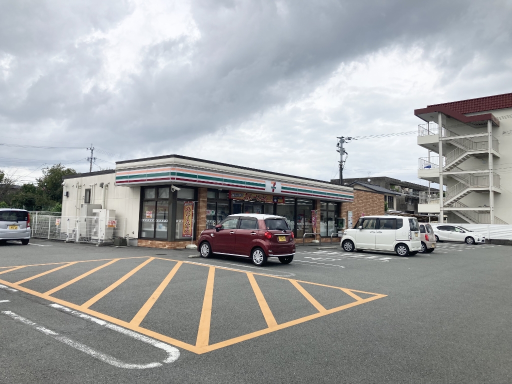 コンビニ　セブンイレブン 熊本長嶺東１丁目店（コンビニ）まで330m