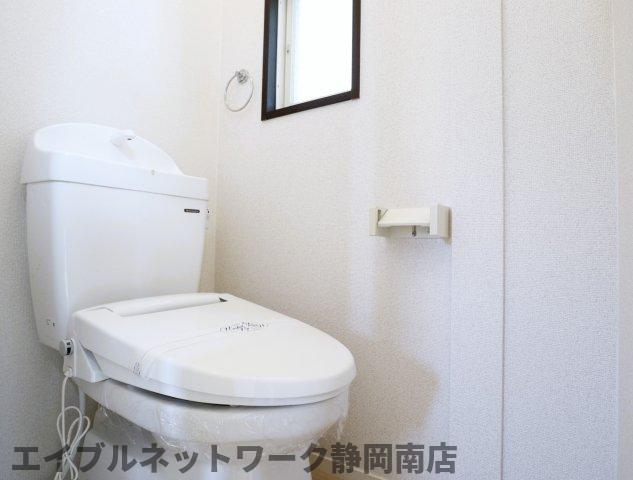 トイレ　清潔感のあるトイレです