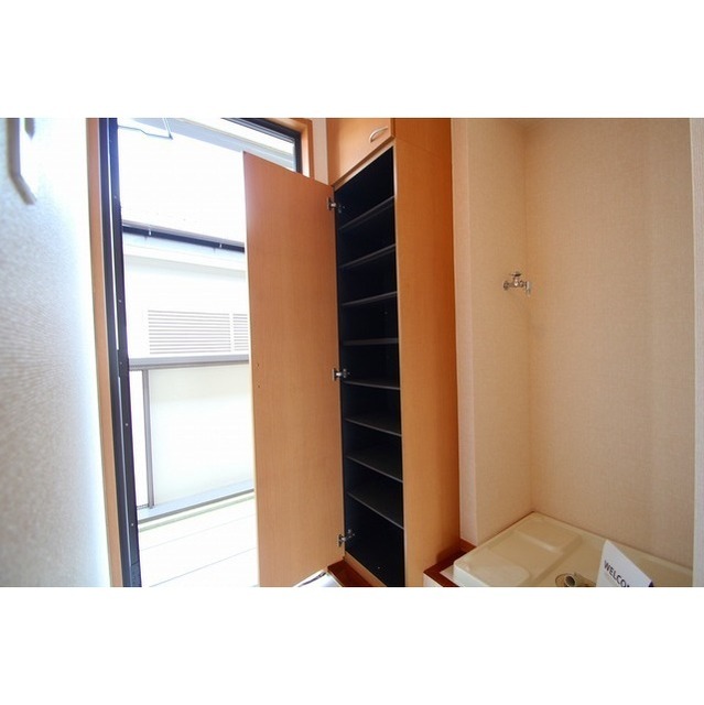 その他設備　トールタイプの靴箱