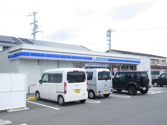 コンビニ　ローソン伊勢通町店（コンビニ）まで552m