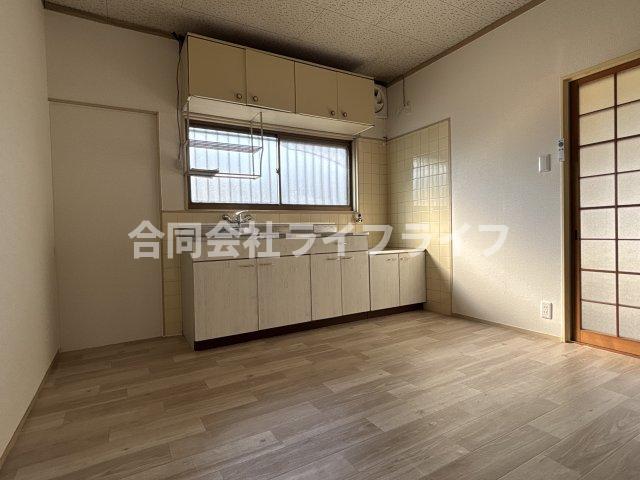 居室・リビング　こちらのリビングで趣味の時間をお楽しみください