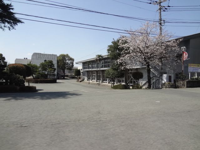 中学校　大津中学校（中学校）まで650m