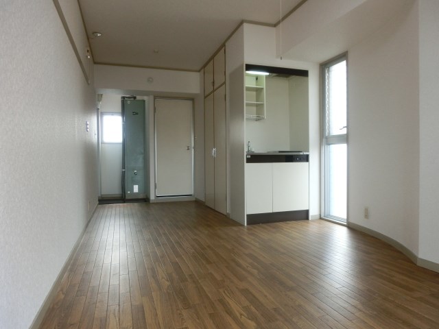 居室・リビング　別号室の写真です※現況優先