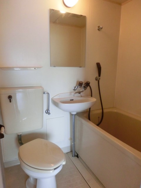 バス・シャワールーム　別号室の写真です※現況優先