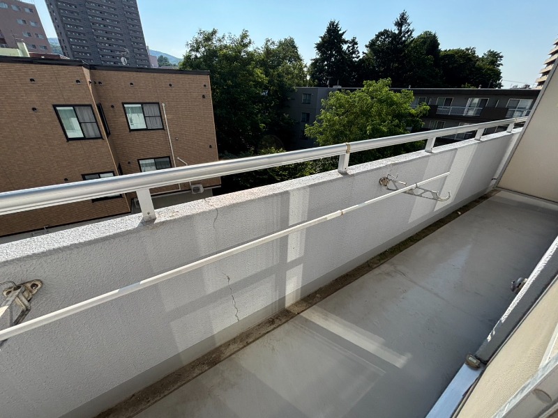 バルコニー　広々バルコニー