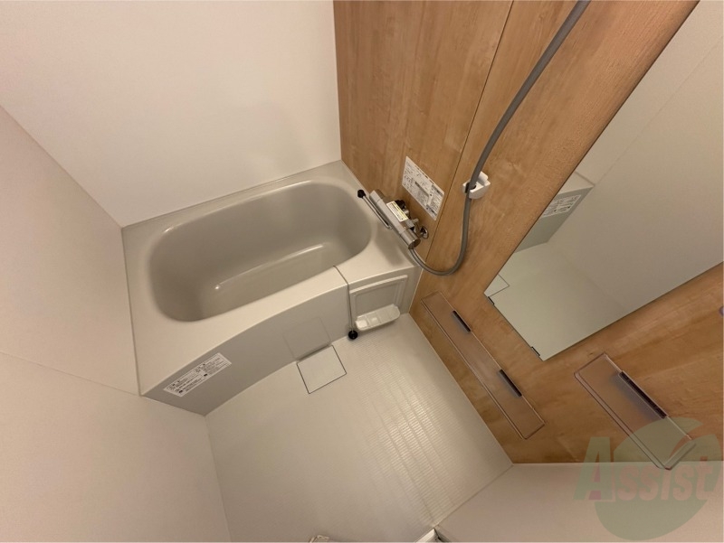 バス・シャワールーム　お風呂になります。一日の疲れを癒してくださいね。