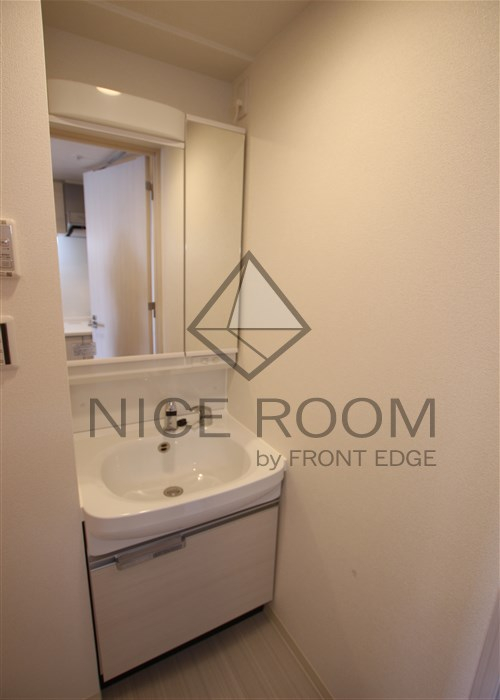 洗面設備　プレサンス谷町七丁目II　独立洗面台