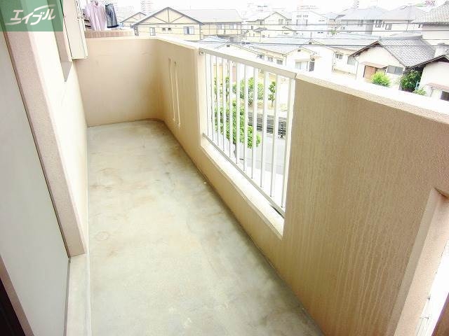 バルコニー　広々したバルコニー