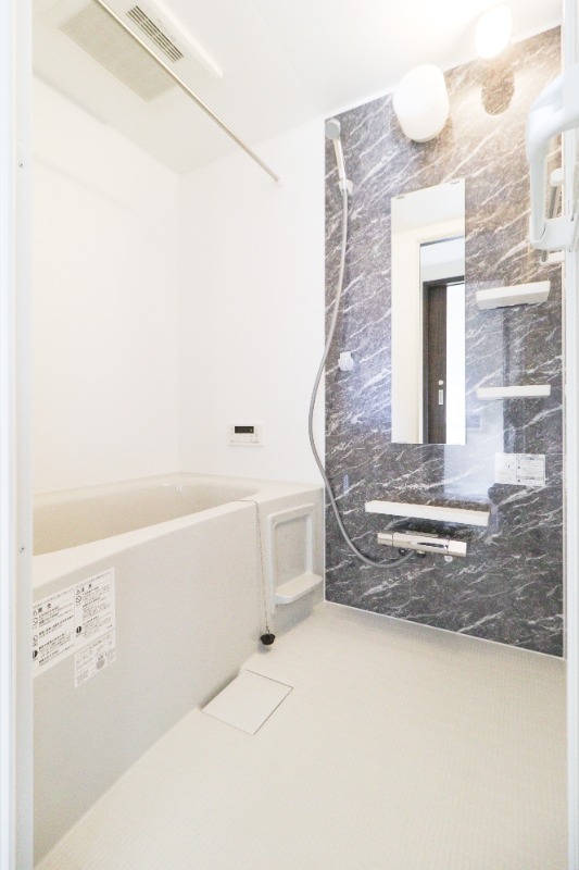 バス・シャワールーム　図面と現状に相違がある場合には現状を優先