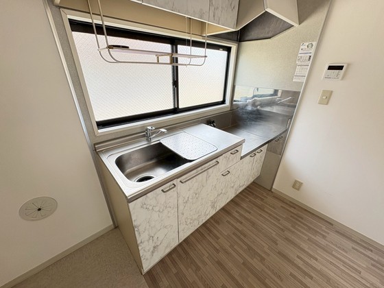 キッチン　※別部屋の写真です