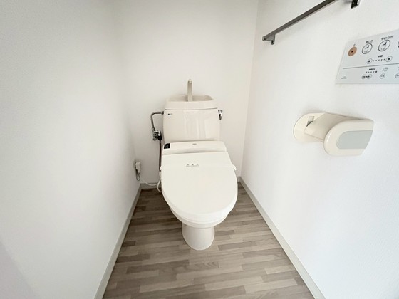 トイレ　※別部屋の写真です