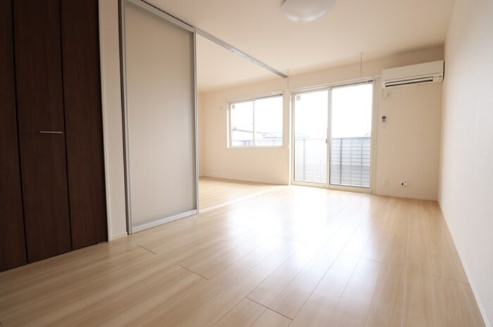 居室・リビング　リビング全景