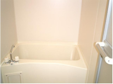 バス・シャワールーム　落ち着いた空間のお風呂です