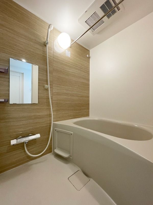 バス・シャワールーム　別部屋参考写真