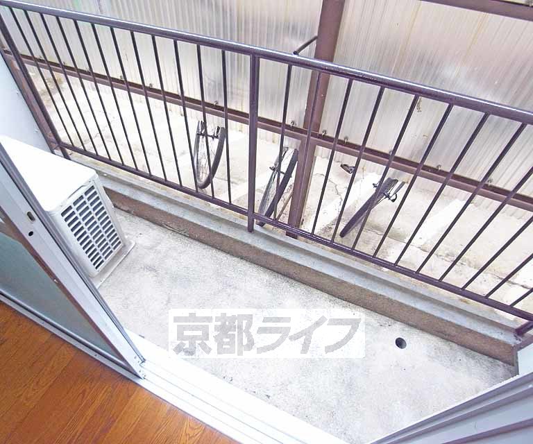 バルコニー　充分な広さのバルコニー