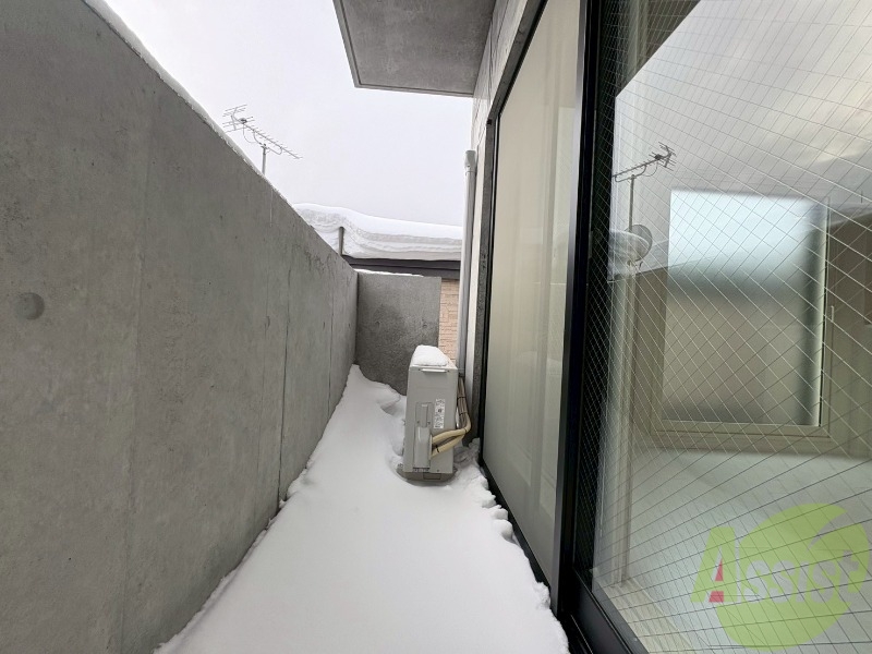 バルコニー　バルコニーです。洗濯物を干したり一息ついたりできますね！