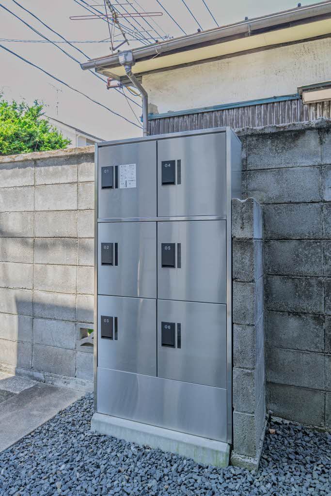 建物外観　宅配ボックス