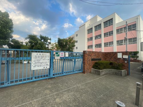 小学校　尼崎市立立花北小学校（小学校）まで1351m