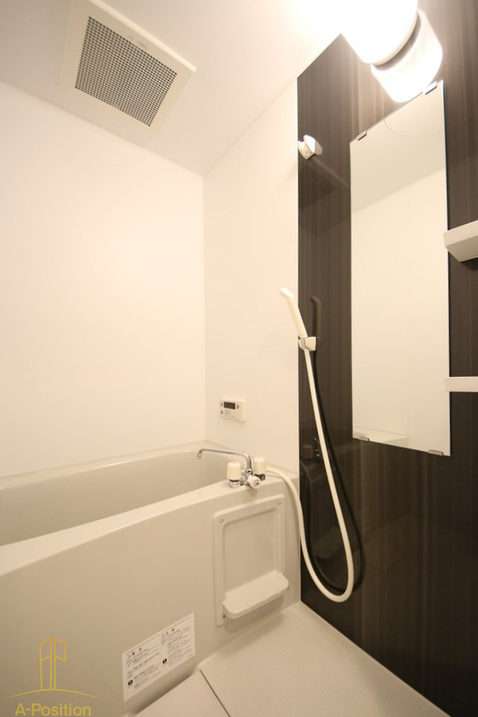 バス・シャワールーム　エスカーサ大阪WEST九条駅前