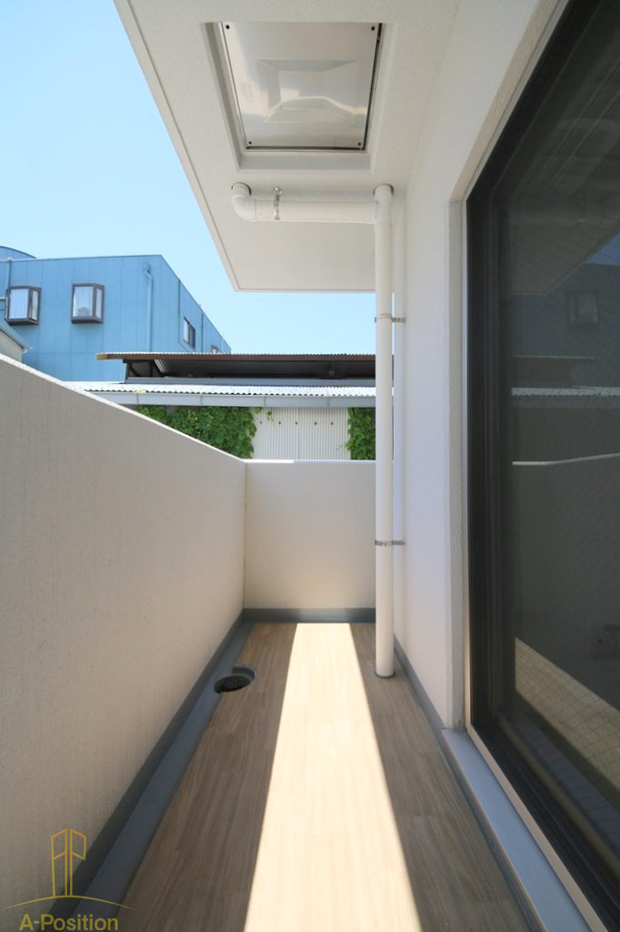 バルコニー　エスカーサ大阪WEST九条駅前