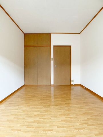 居室・リビング　写真は別号室のものです