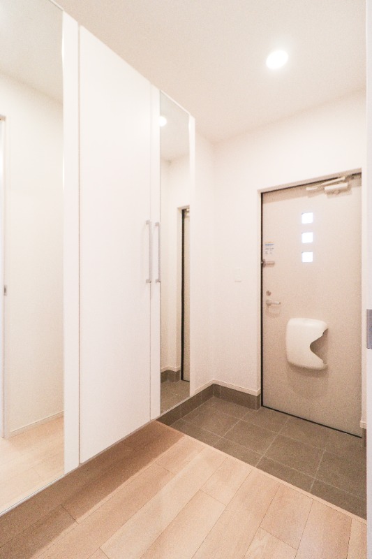 玄関　図面と現状に相違がある場合には現状を優先