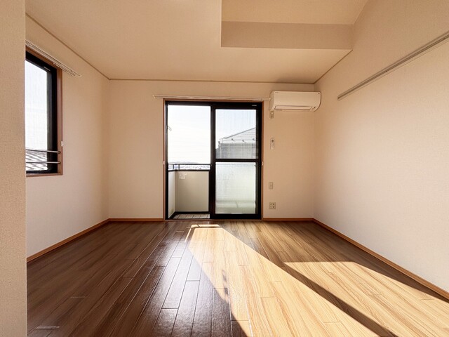 居室・リビング　６．８帖洋室