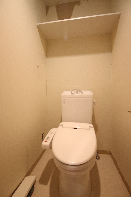 トイレ　※別室の参考写真の為、現況優先です。