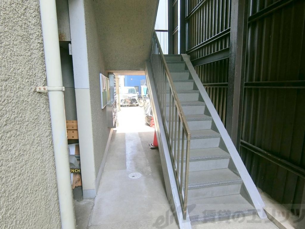 エントランス　バルコニー