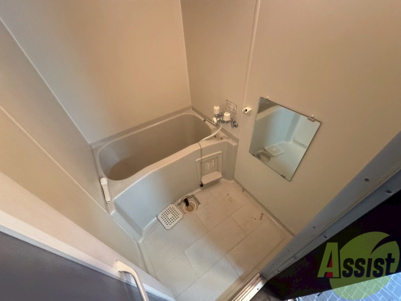 バス・シャワールーム　ユニットバスです。疲れを癒すのに欠かせませんね！