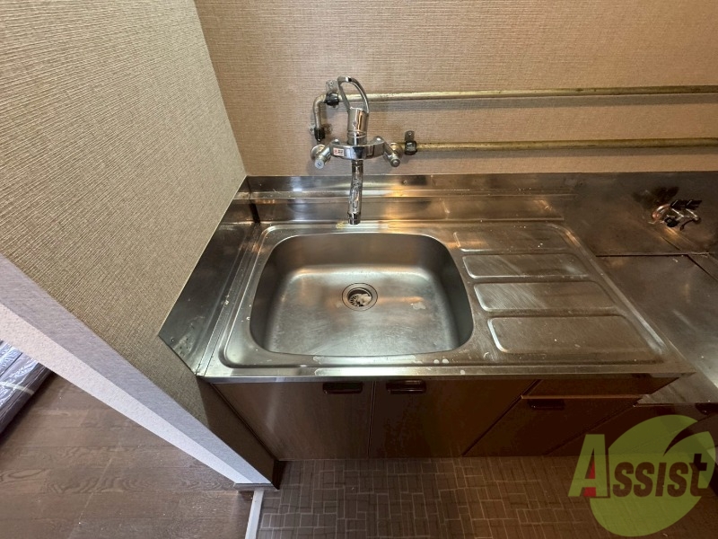 洗面設備　キッチンのシンクはピカピカで掃除意欲が湧いてきそう！