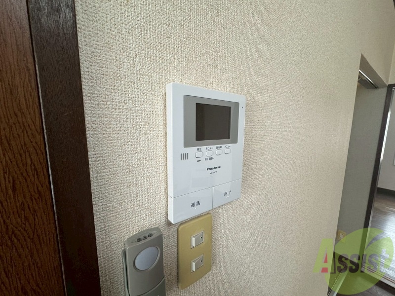 セキュリティ　ＴＶモニター付インターホンです。来客者の顔が見えるので安心！