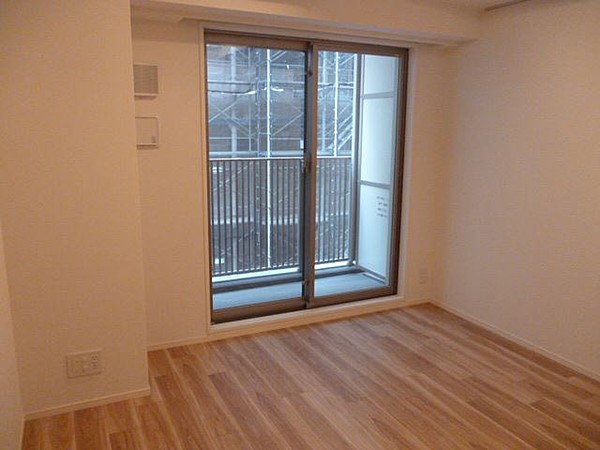 居室・リビング　※別部屋の参考写真です。