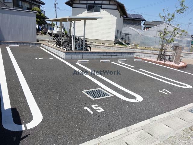 駐車場　駐車場