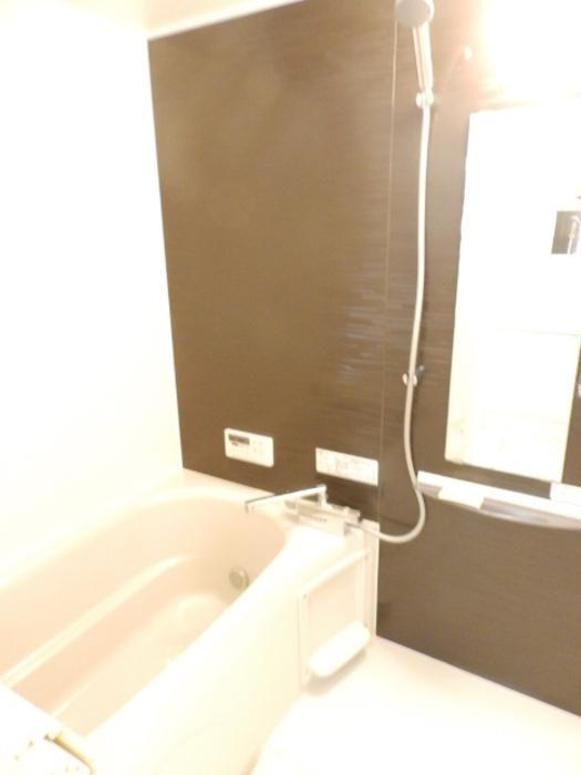 キッチン　バス（追焚き機能付き）