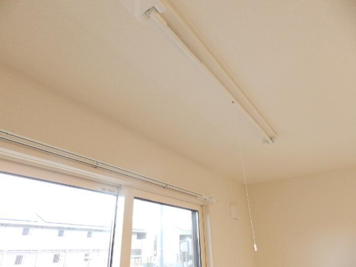 その他設備　室内物干し