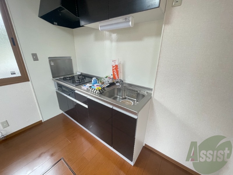 キッチン　システムキッチンです。グリルも付いてます。